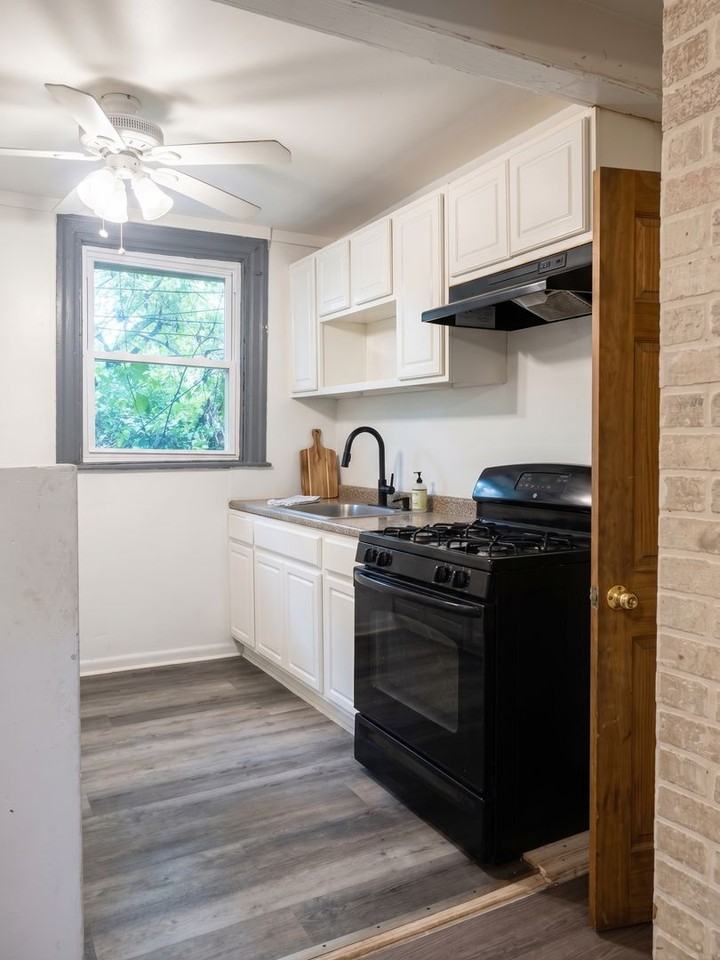 1142 E Woodlawn St - Photo 4 of 8