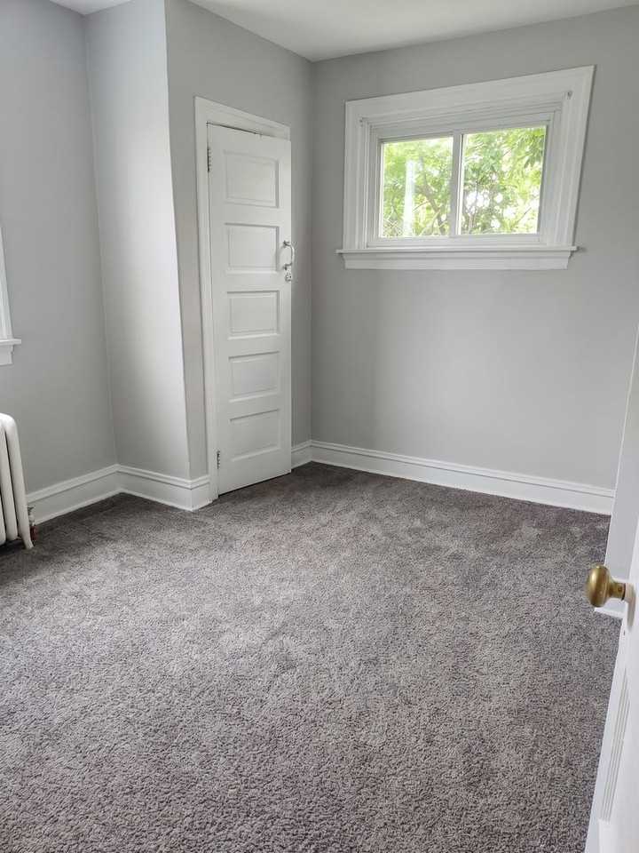 1142 E Woodlawn St - Photo 5 of 8