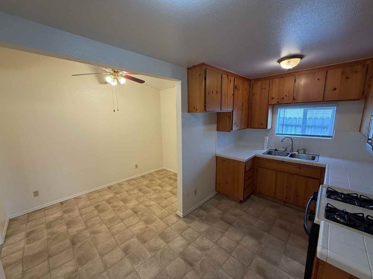 1630 S Mcclelland St - Photo 5 of 10