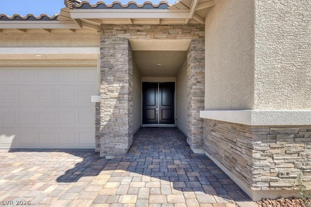 10862 Lewis Pointe Ave - Photo 4 of 43