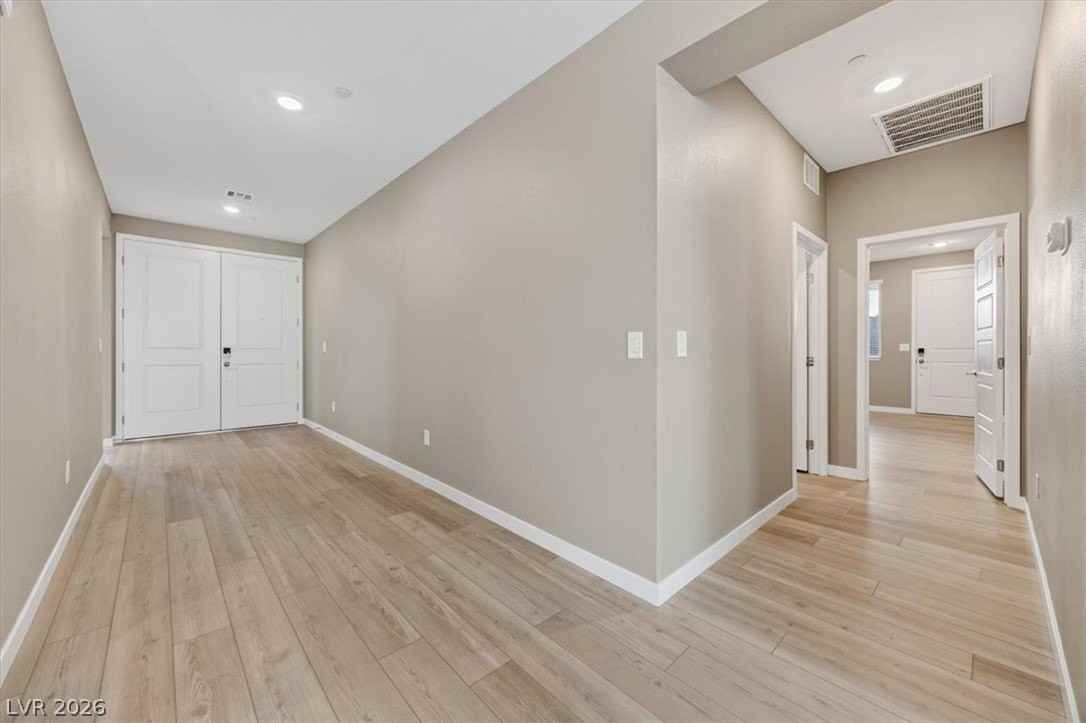 10862 Lewis Pointe Ave - Photo 5 of 43
