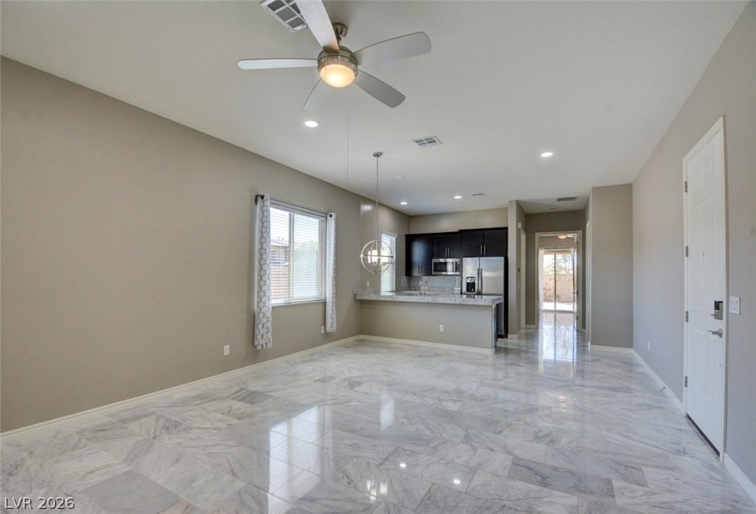 12101 Edgehurst Ct - Photo 7 of 50