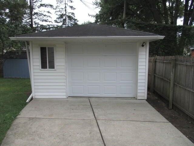 31469 Fairchild St - Photo 4 of 12