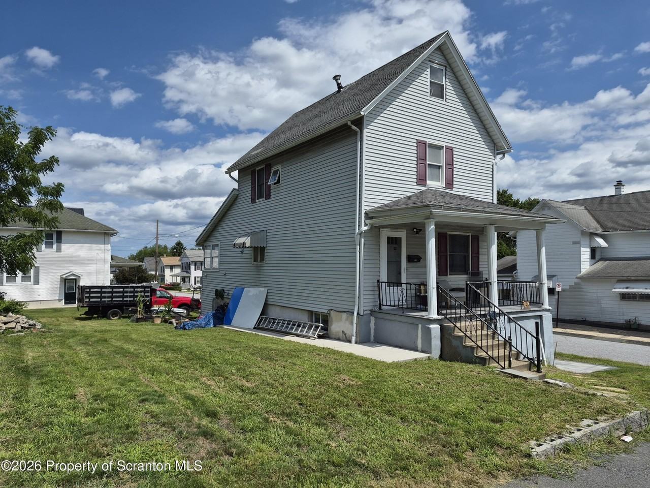 530 Cayuga St - Photo 2 of 20