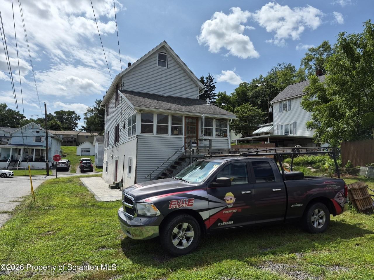 530 Cayuga St - Photo 3 of 20