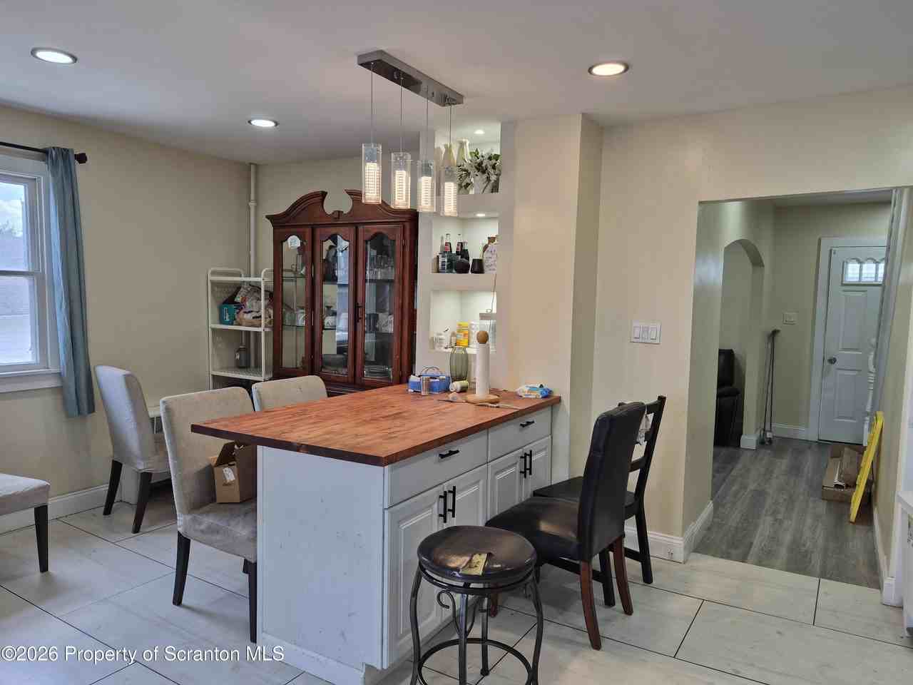530 Cayuga St - Photo 6 of 20