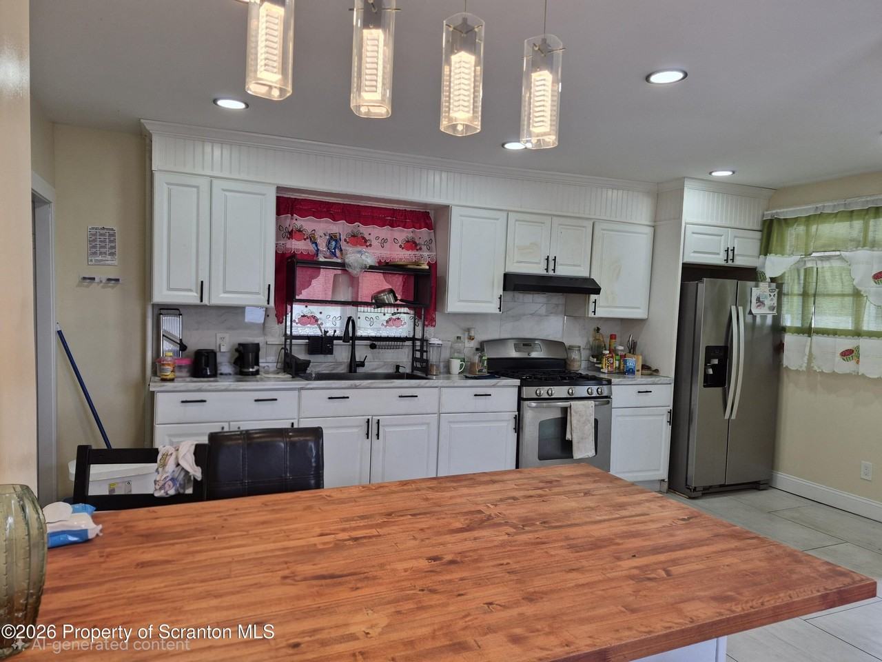 530 Cayuga St - Photo 7 of 20