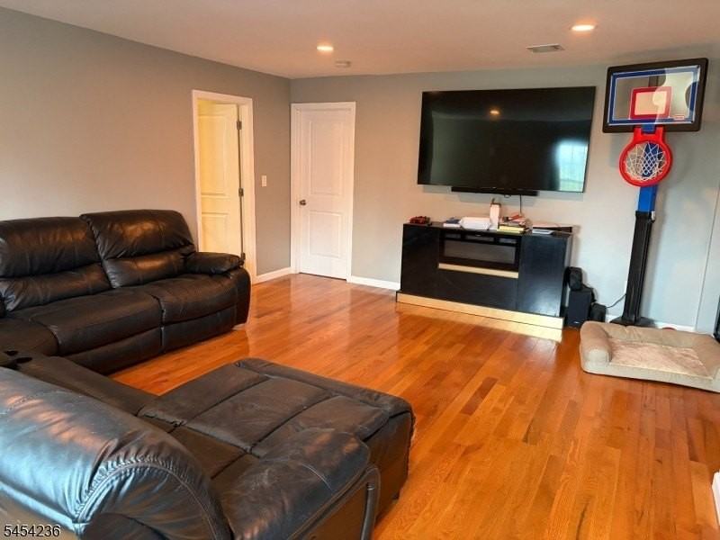 721 Madison Ave - Photo 2 of 8
