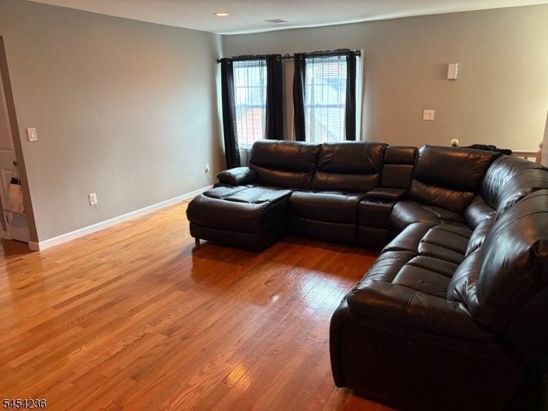 721 Madison Ave - Photo 3 of 8