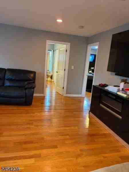 721 Madison Ave - Photo 4 of 8