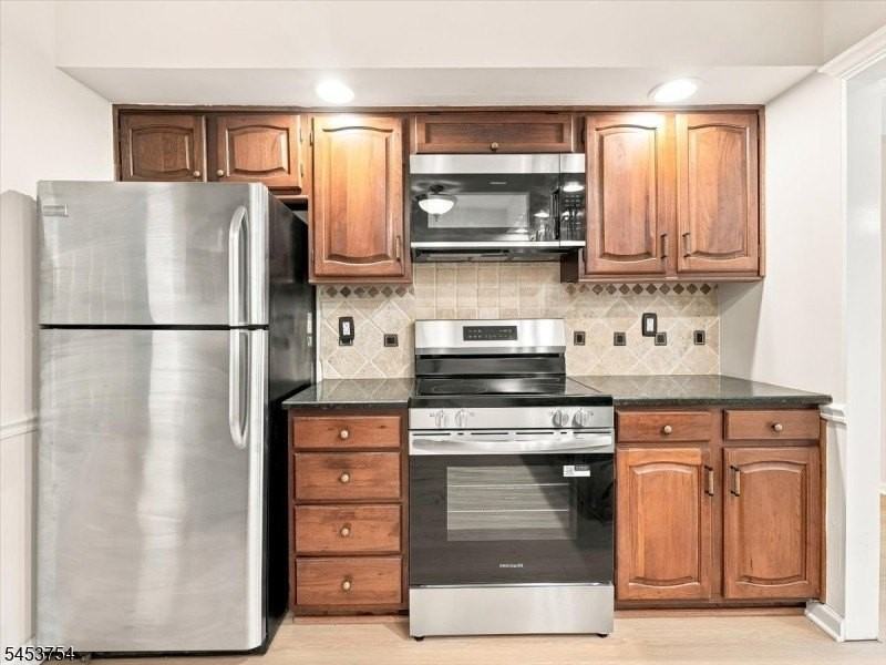 19G Foxwood Dr - Photo 6 of 32