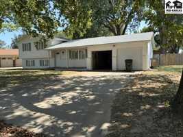 featured image of 1001 E 32nd Ave