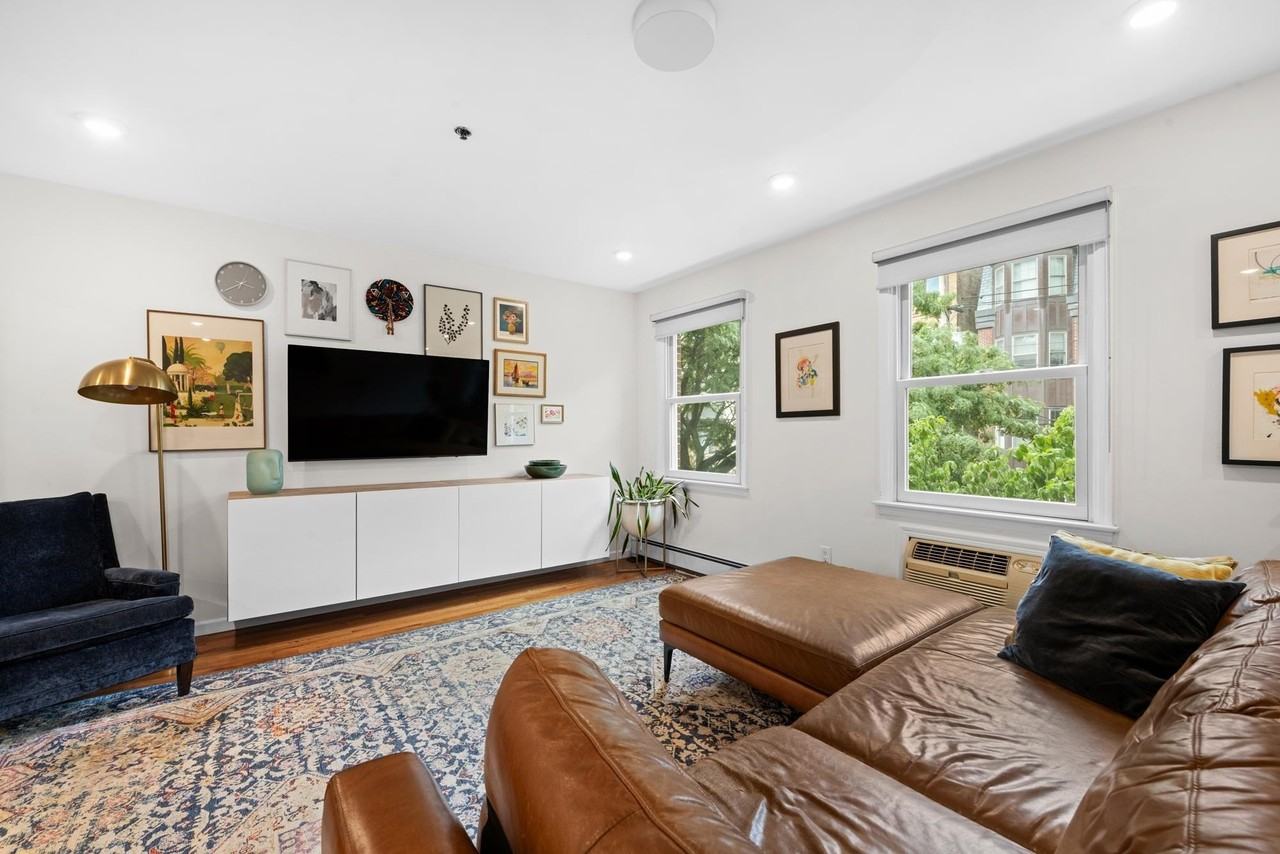 613 Madison St #B - Photo 4 of 27