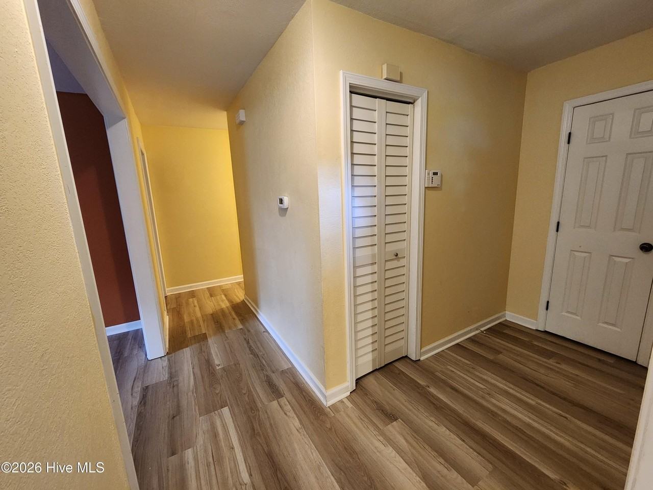 105 Briarwood Ct - Photo 4 of 28