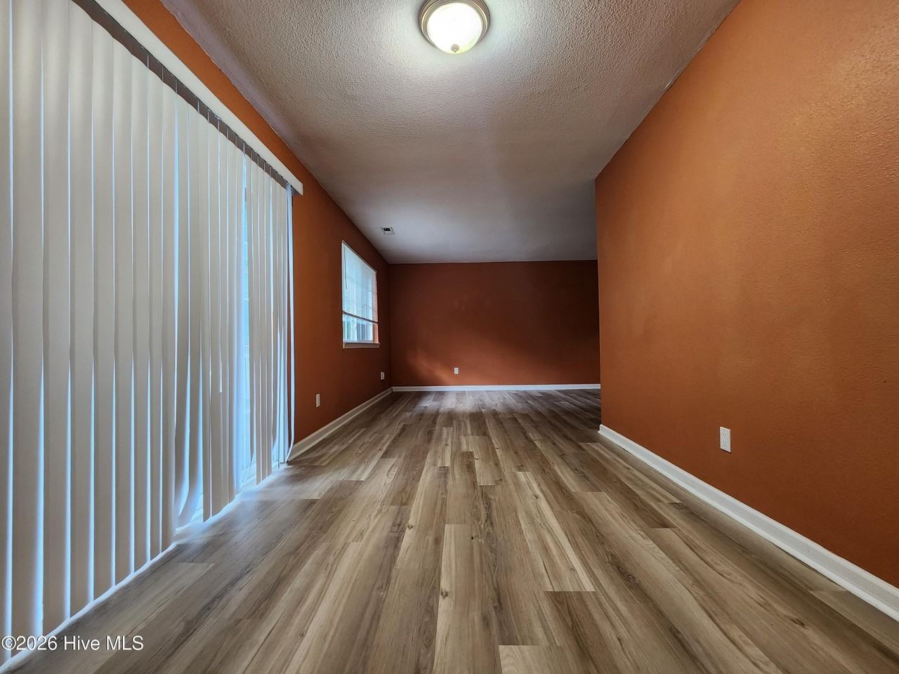 105 Briarwood Ct - Photo 7 of 28