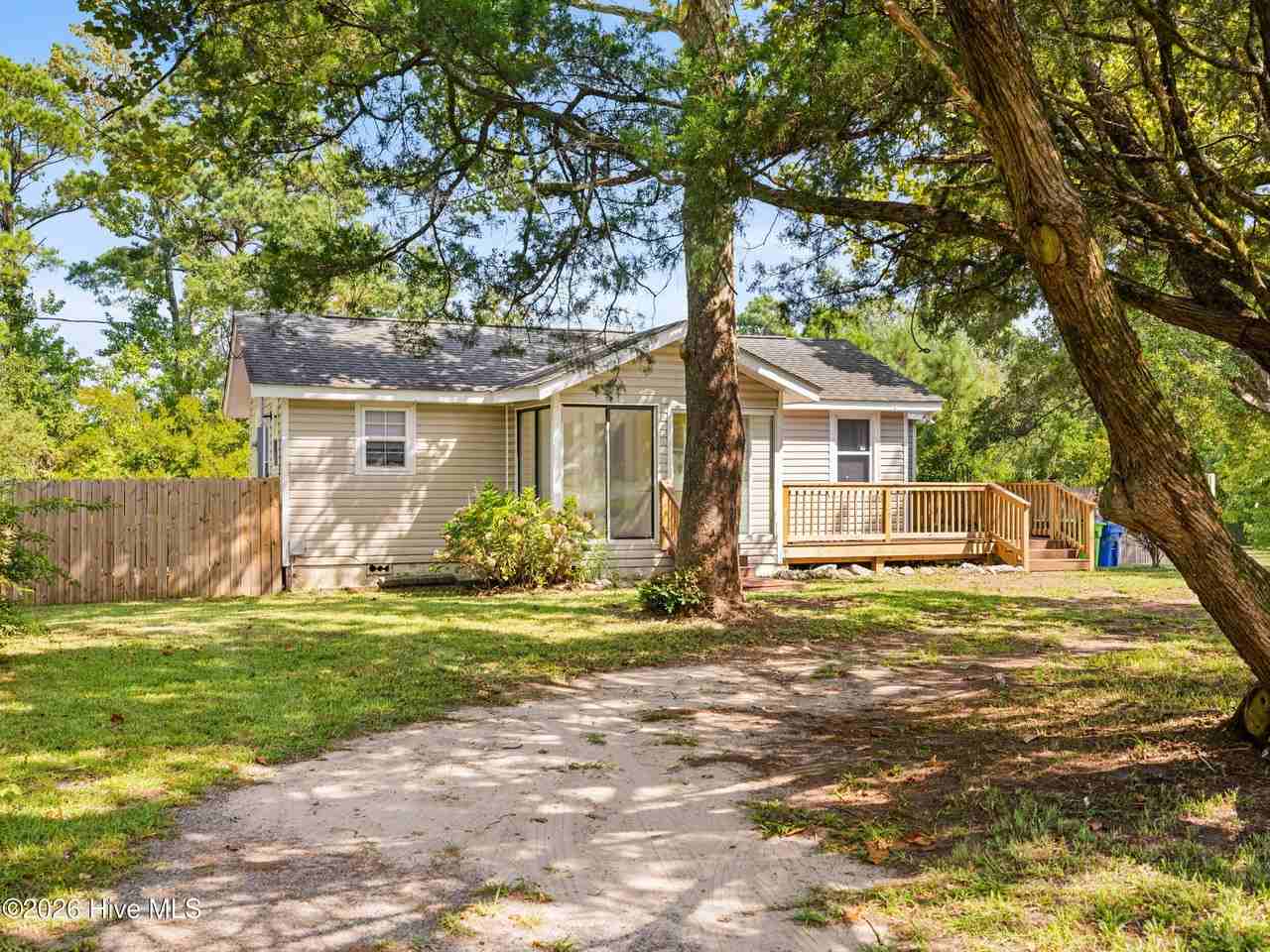 682 E Ocean Rd - Photo 3 of 26