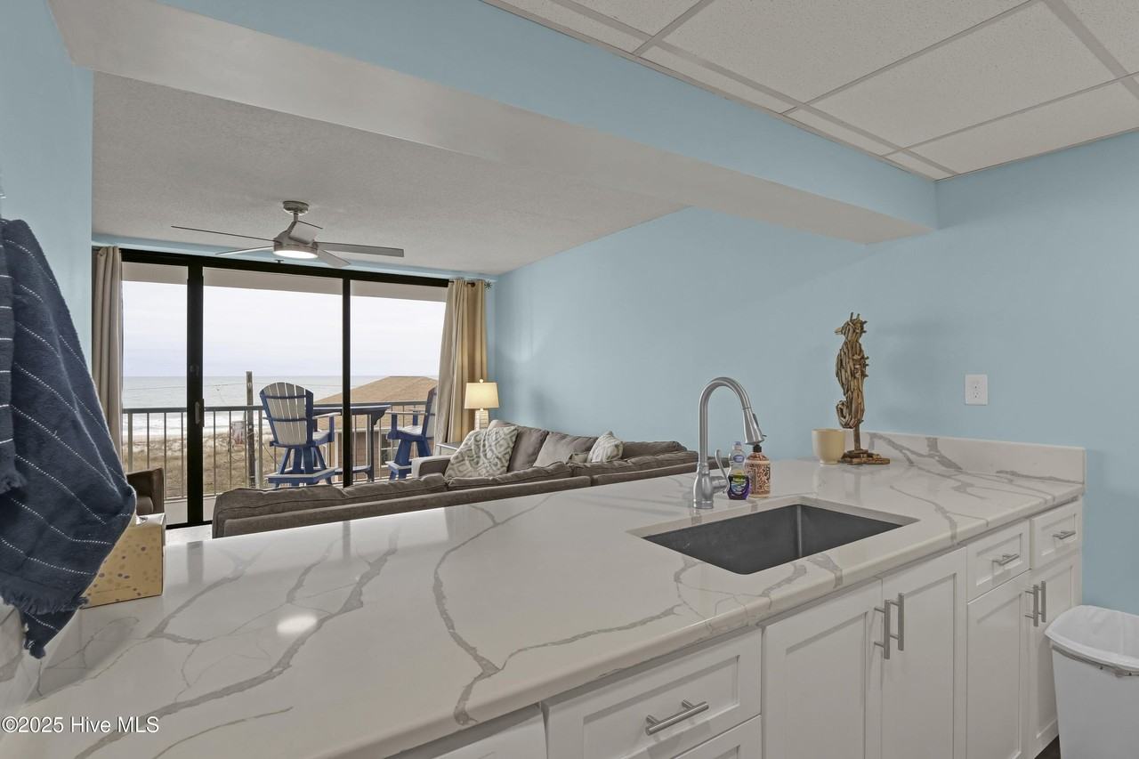 901 Lake Park Blvd S #304 - Photo 7 of 24