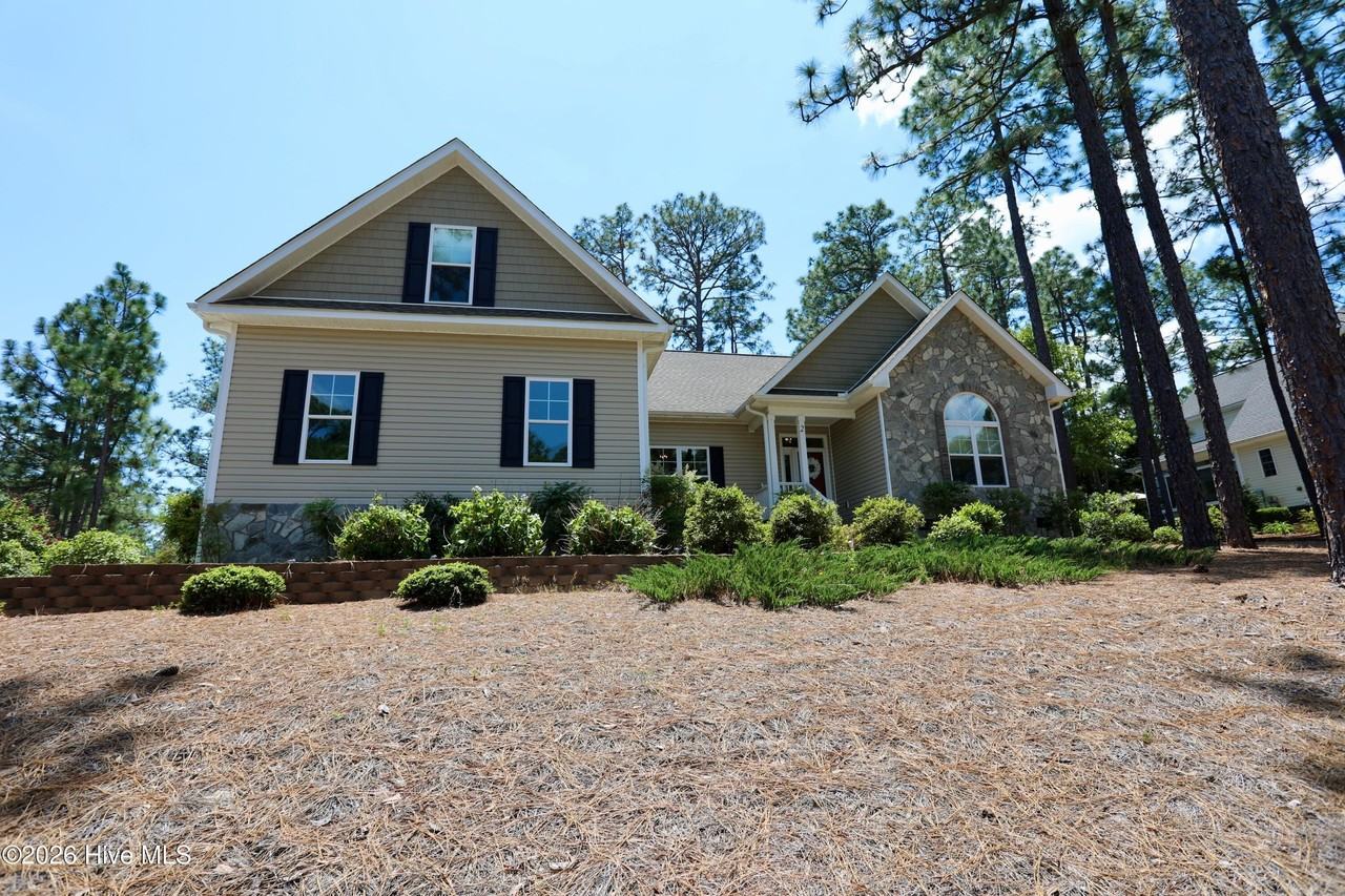 2 Riviera Dr - Photo 6 of 48