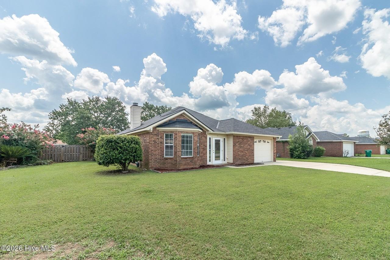 105 Redford Dr - Photo 2 of 21