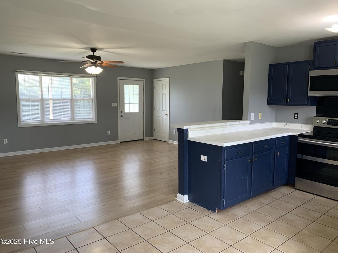 210 Zachary Ln - Photo 4 of 14