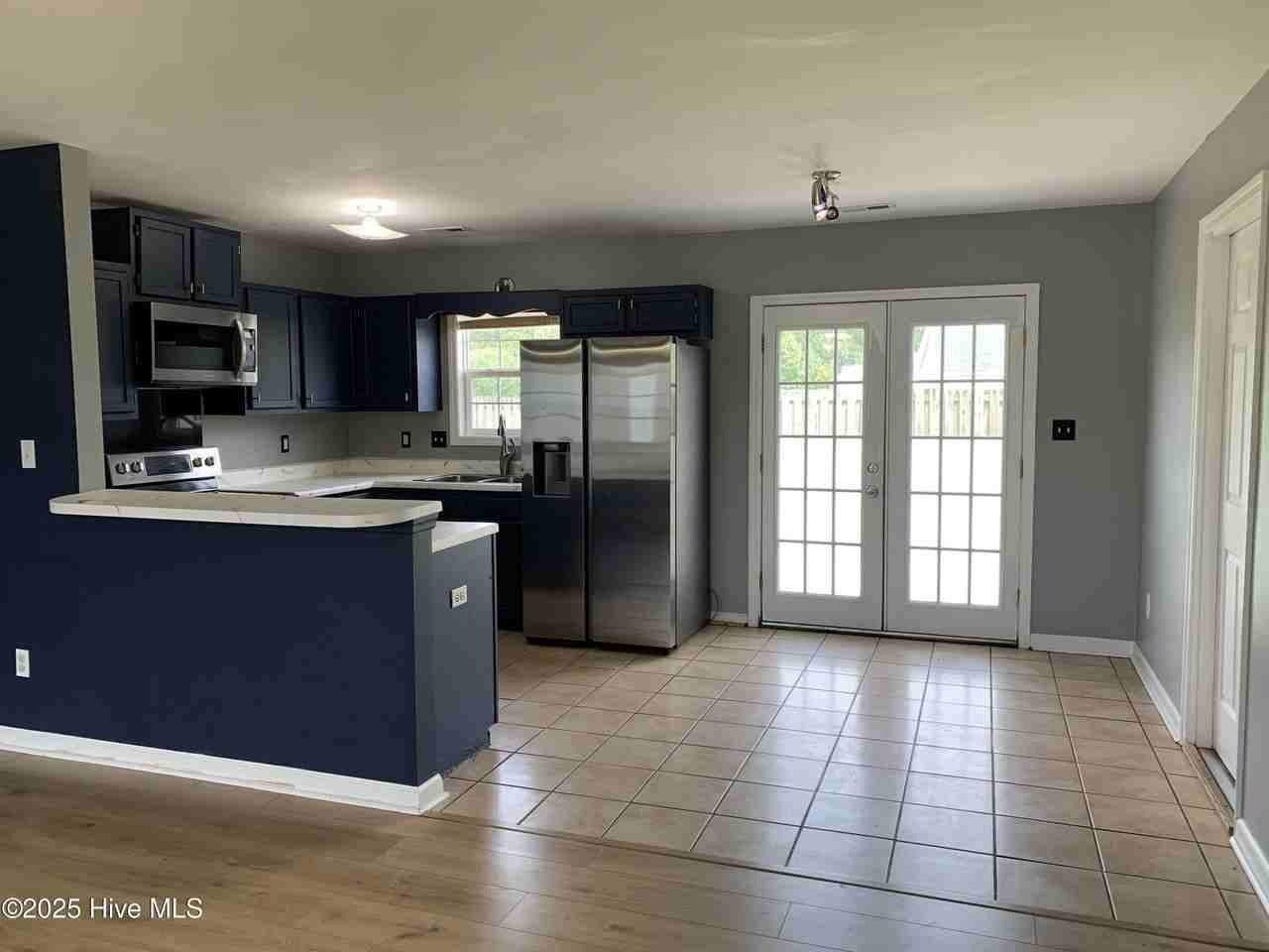 210 Zachary Ln - Photo 7 of 14