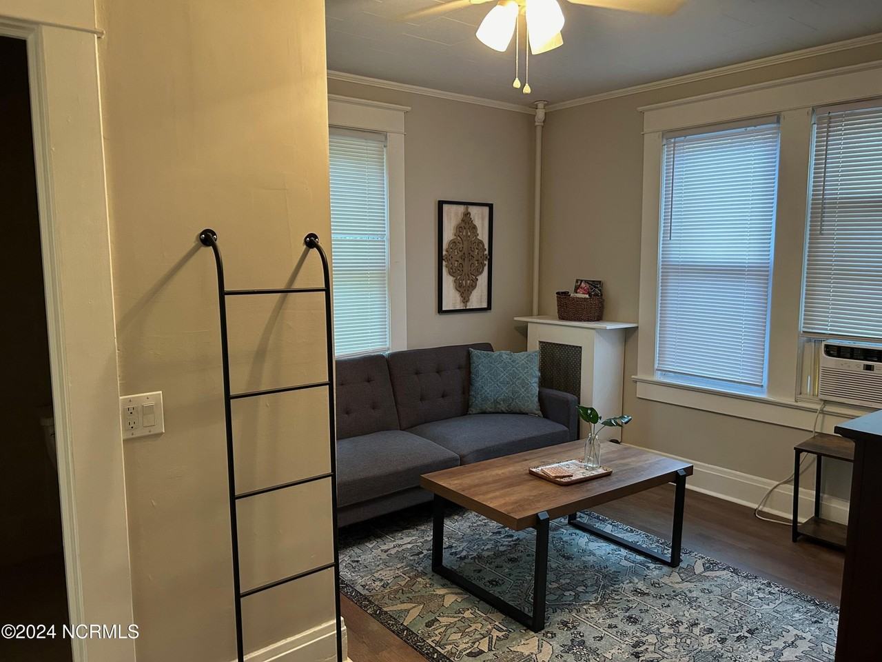 180 N Bennett St #2 - Photo 7 of 12