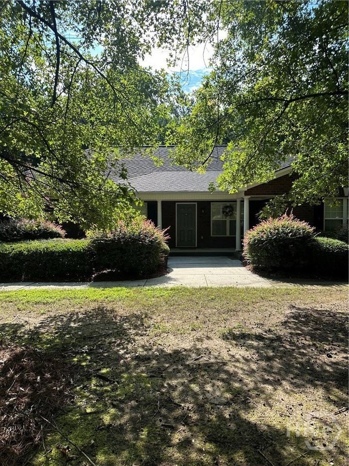 1082 Canter Bnd - Photo 2 of 17