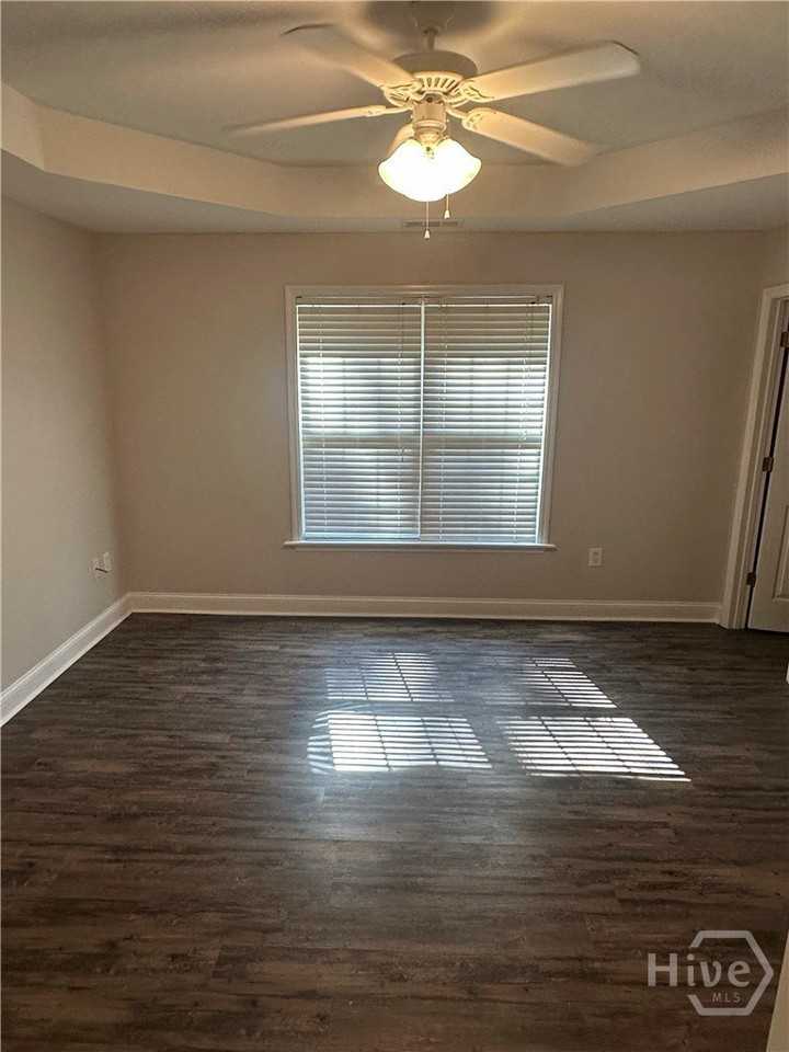 1082 Canter Bnd - Photo 3 of 17