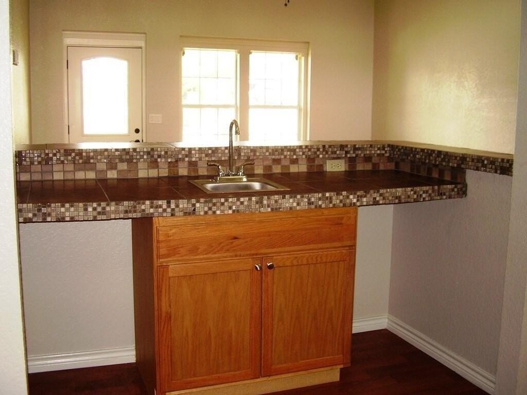 516 Peterson Dr - Photo 3 of 16