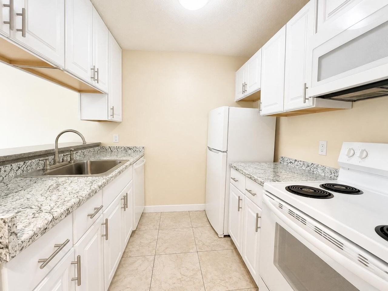 3312 Northside Dr #107 - Photo 4 of 11