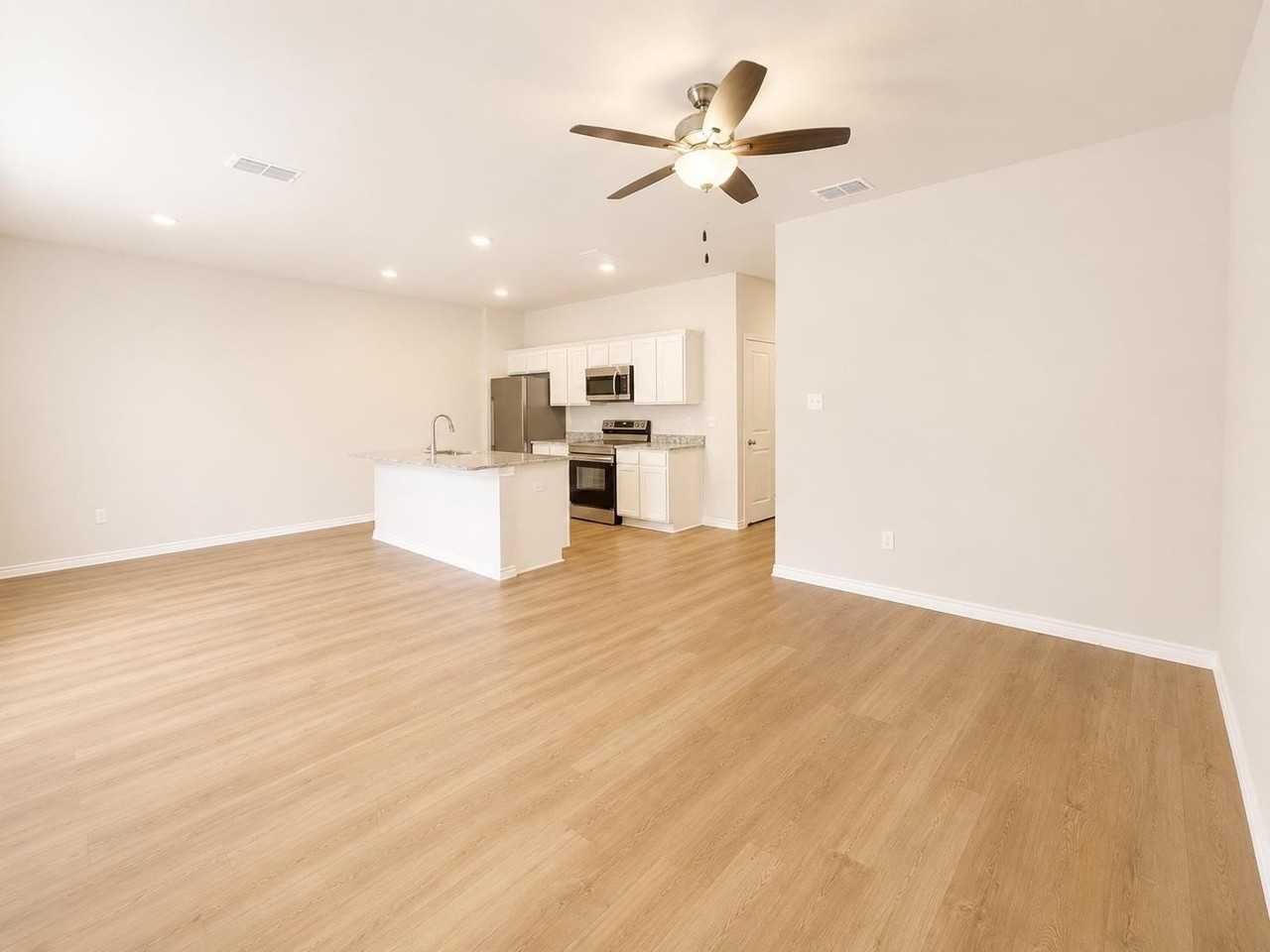 1109 Mission Creek Dr - Photo 4 of 23