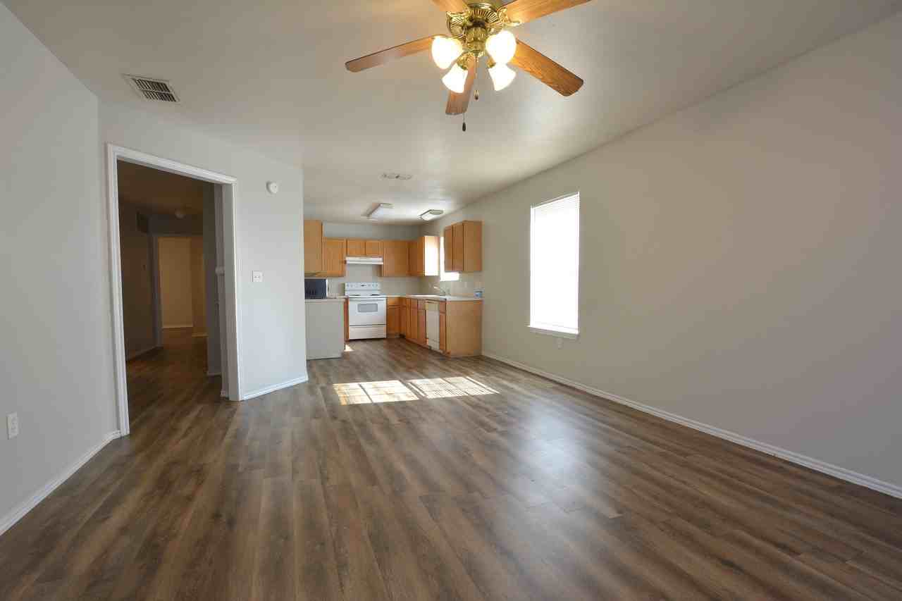 1110 82nd St #A - Photo 4 of 15