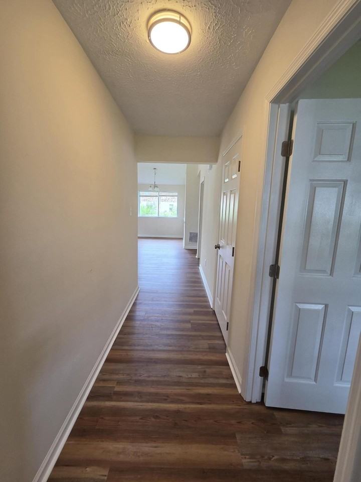1361 Grafton Dr - Photo 2 of 10