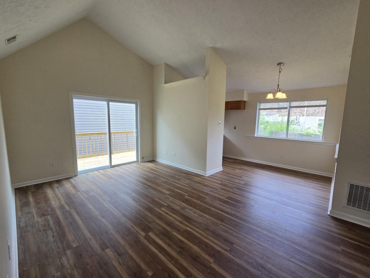 1361 Grafton Dr - Photo 3 of 10