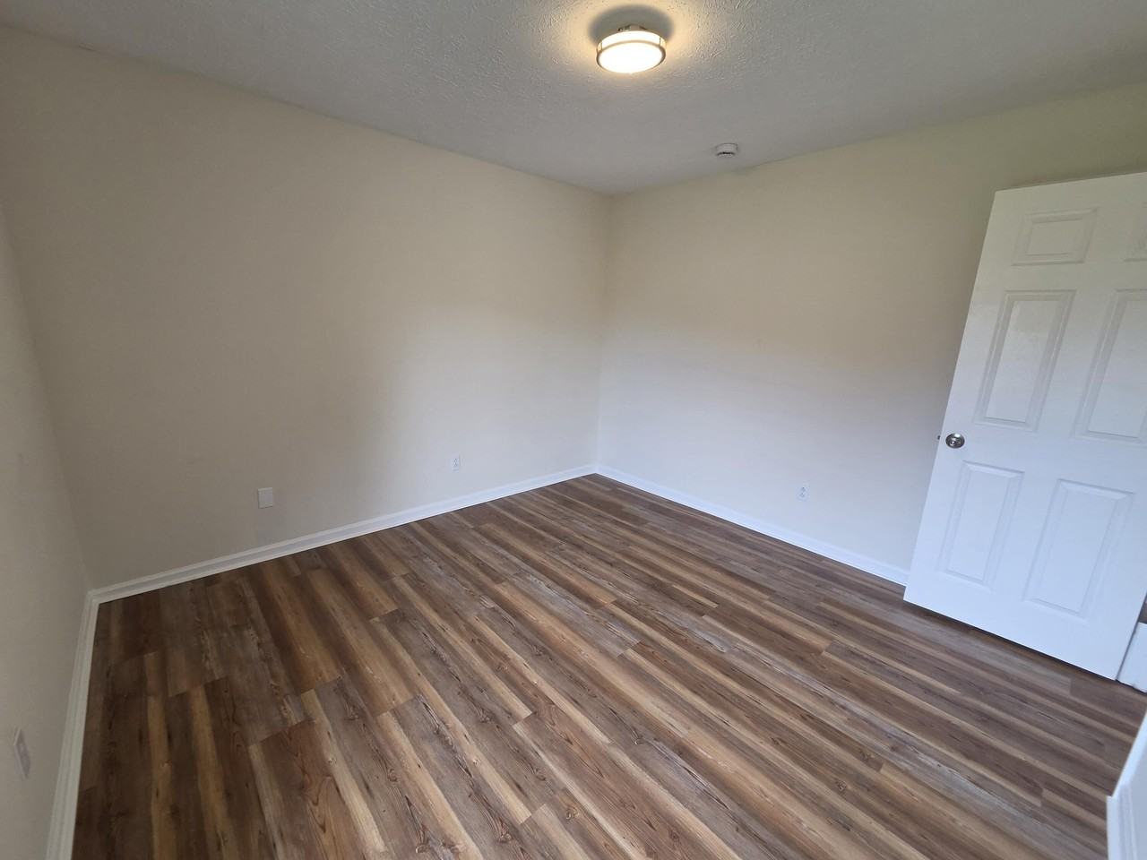 1361 Grafton Dr - Photo 7 of 10