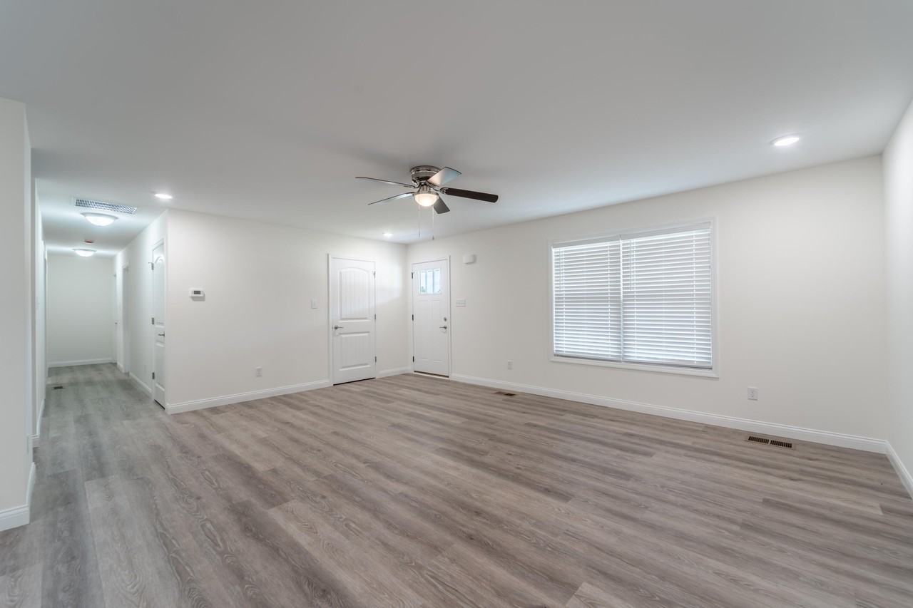 161 Central Park Ave - Photo 4 of 23