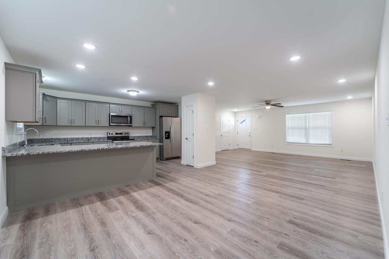 161 Central Park Ave - Photo 5 of 23