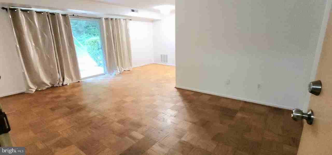 10028 Fair Woods Dr - Photo 3 of 20