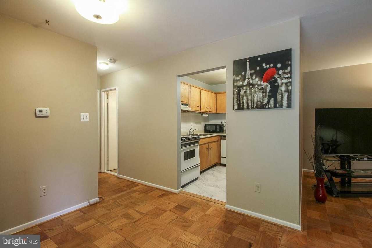 10028 Fair Woods Dr - Photo 5 of 20