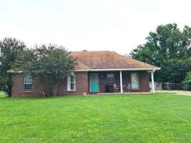 123 Meadowview Dr - Photo 1 of 1