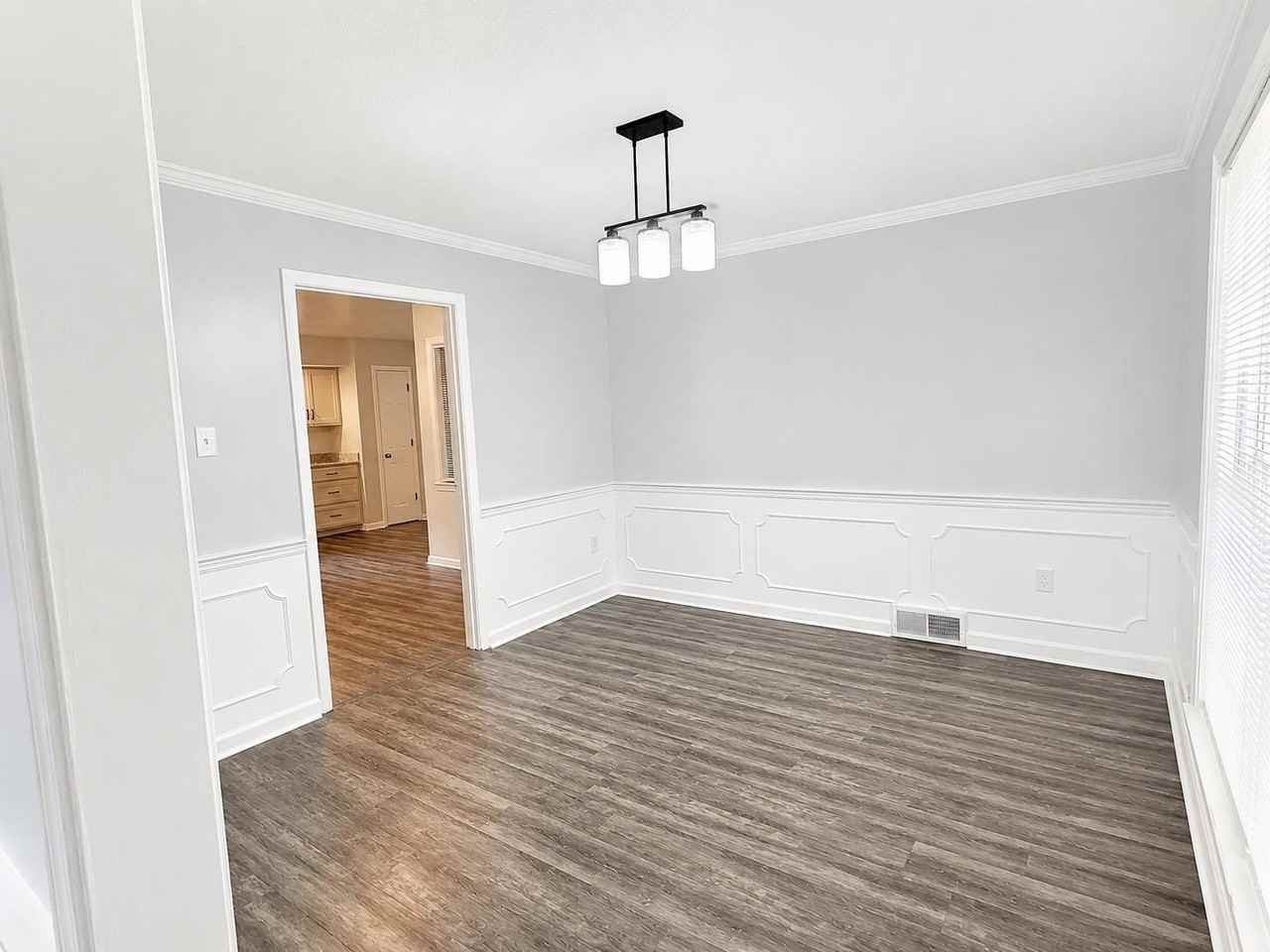 1562 Holly Hill Dr - Photo 7 of 19