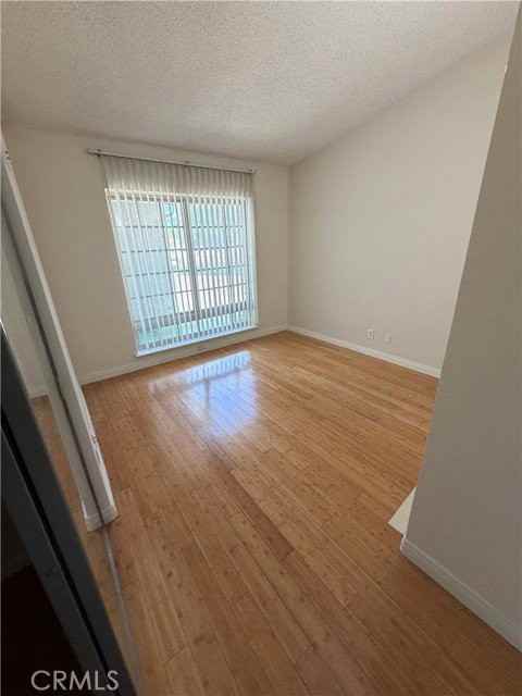 22346 Hartland St - Photo 2 of 8
