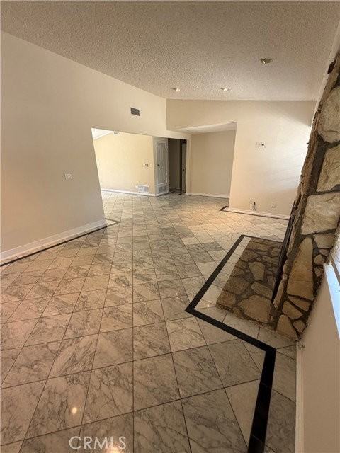 22346 Hartland St - Photo 3 of 8