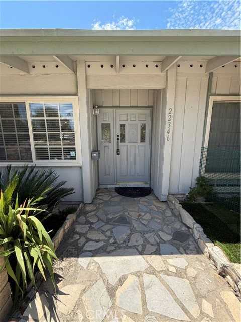 22346 Hartland St - Photo 6 of 8
