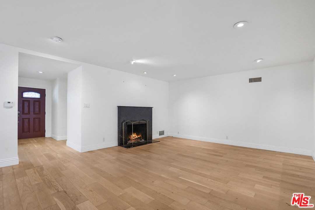 649 Tufts Ave - Photo 2 of 8