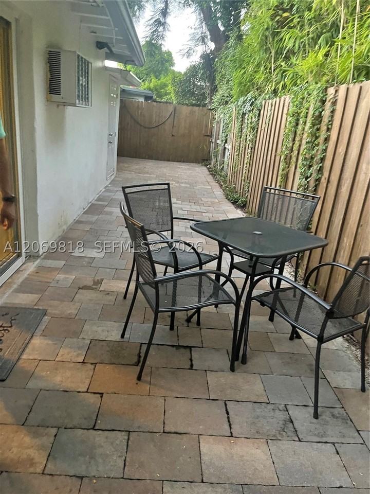 1708 Taft St #3 - Photo 5 of 9