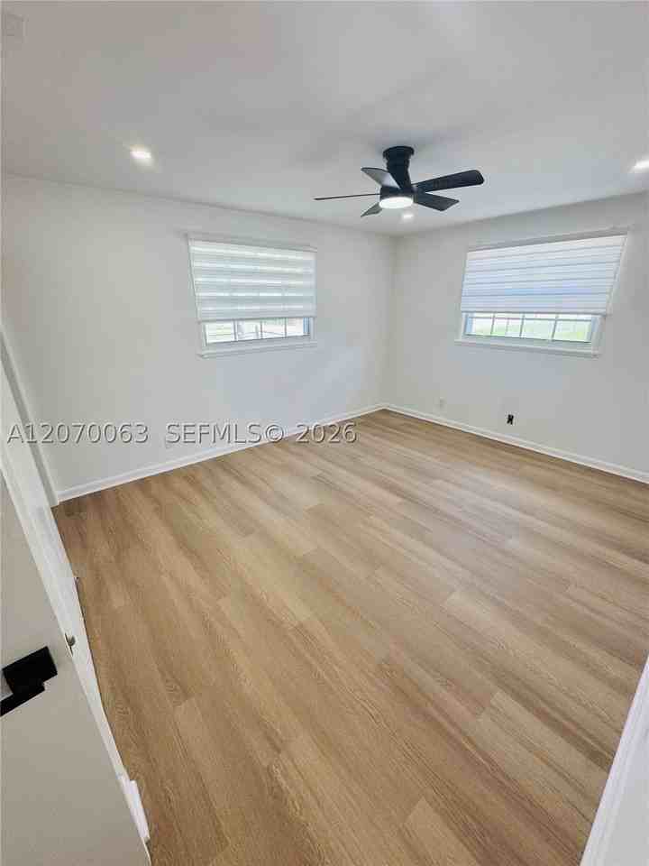 2502 Harding St #2 - Photo 4 of 6