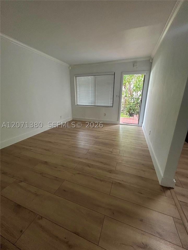 505 Ne 82nd St #5 - Photo 2 of 6