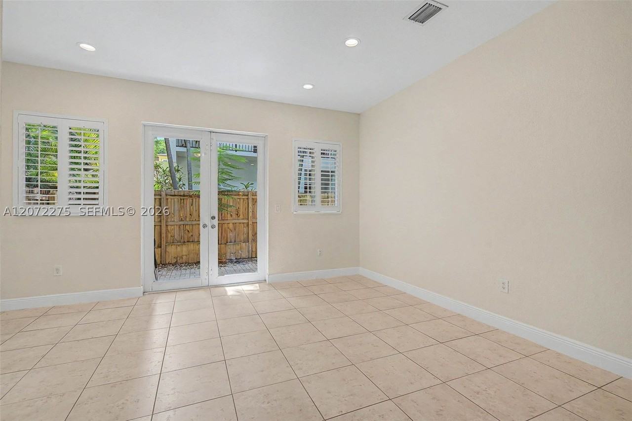 2945 Coconut Ave #3 - Photo 5 of 14