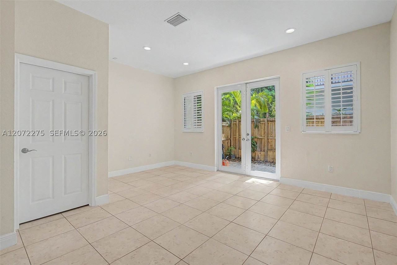 2945 Coconut Ave #3 - Photo 6 of 14